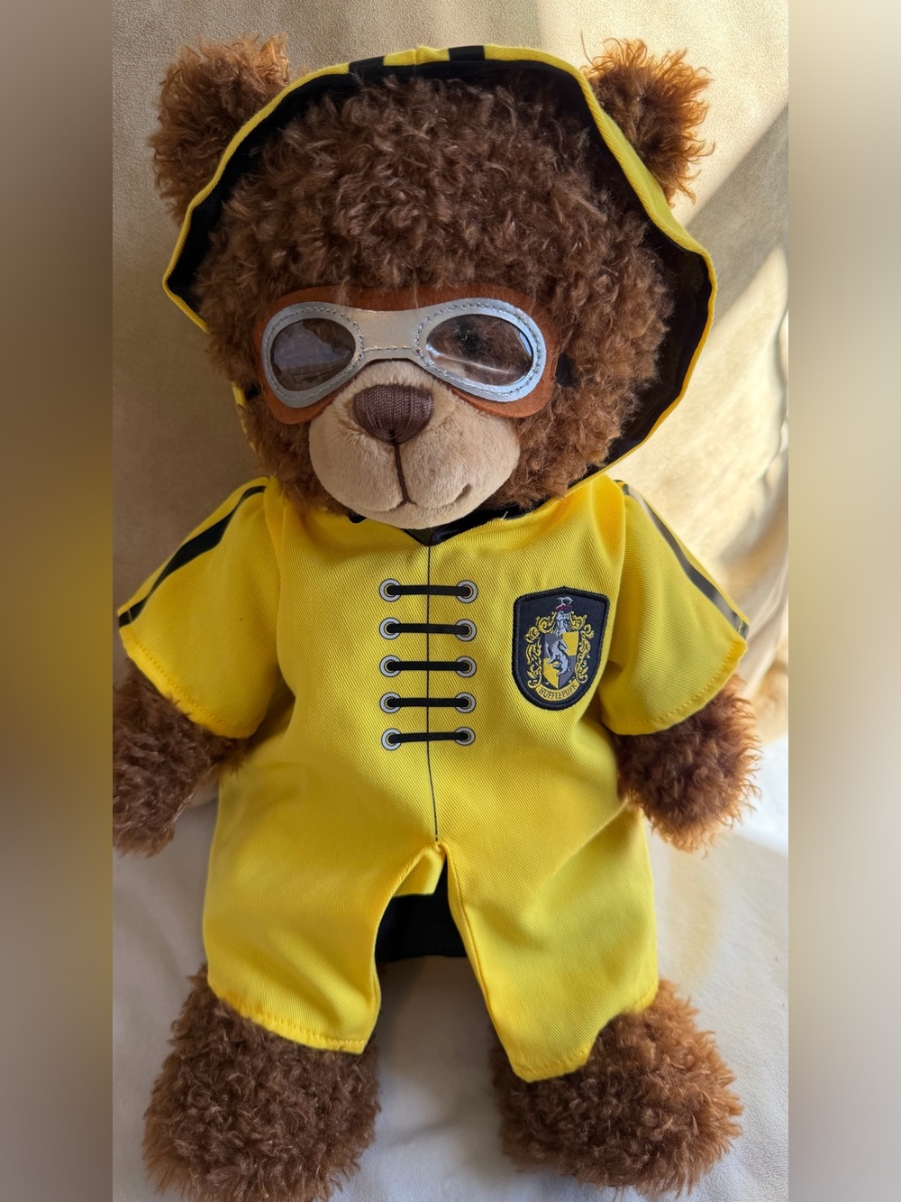 Harry Potter Hufflepuff Bear & Accessories - Build-a-Bear Workshop - Picture 2 of 4